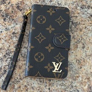 SL Fashions Brown and Tan Patterned iPhone 16 PRO Case. NEW